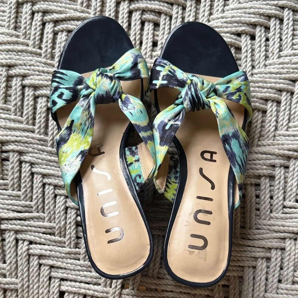 Unisa Blue Knot Platform Wedge Open Toe Sandals Women's 6.5